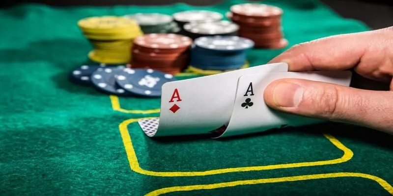 Hướng dẫn chơi Poker qua 4 vòng đặt cược cơ bản